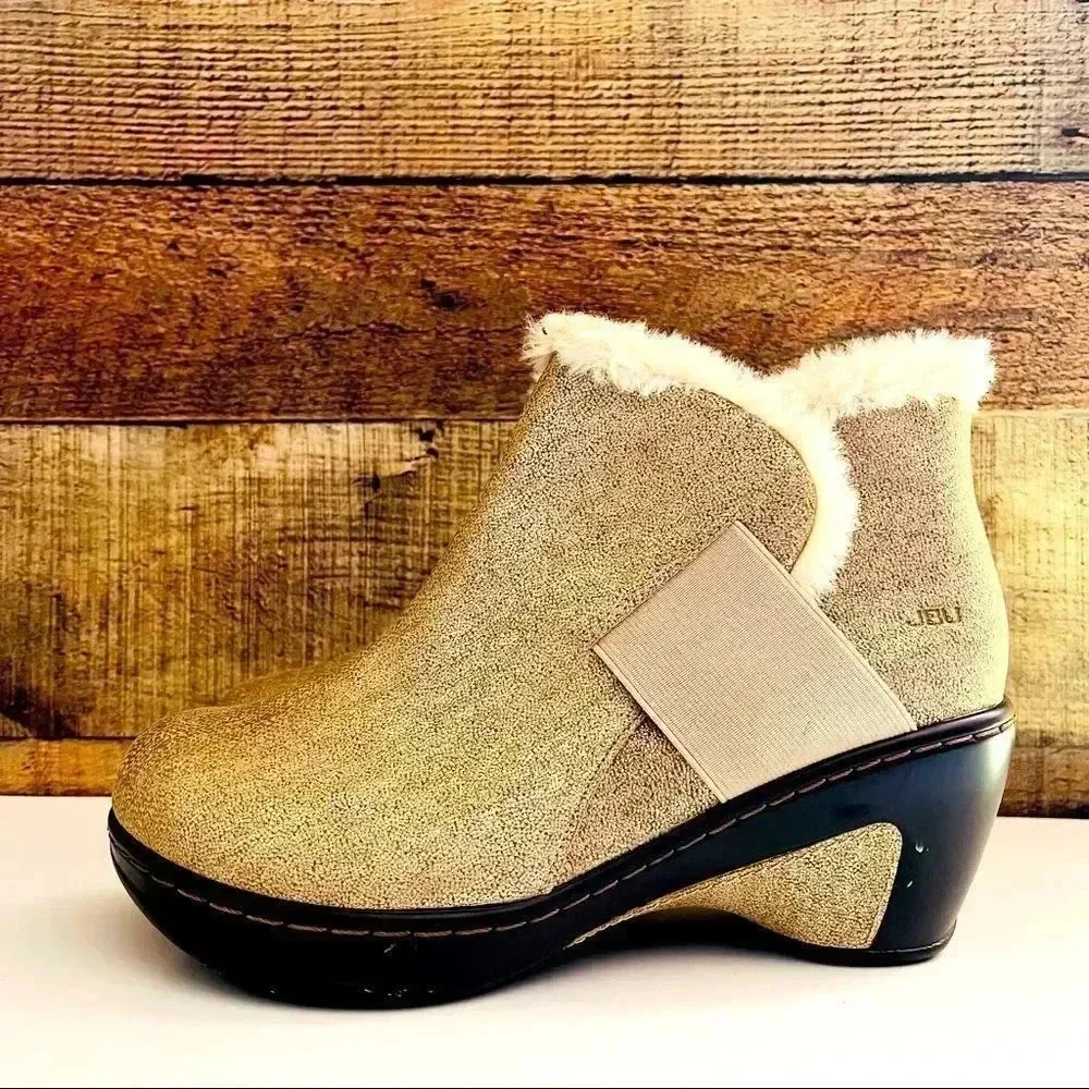 NWOT Jambu JBU Mila Ankle Boots